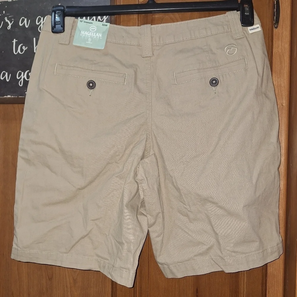 Magellan Outdoors Mens Khaki Shorts In A Size 32W. NWT. Dress Casual, Summer